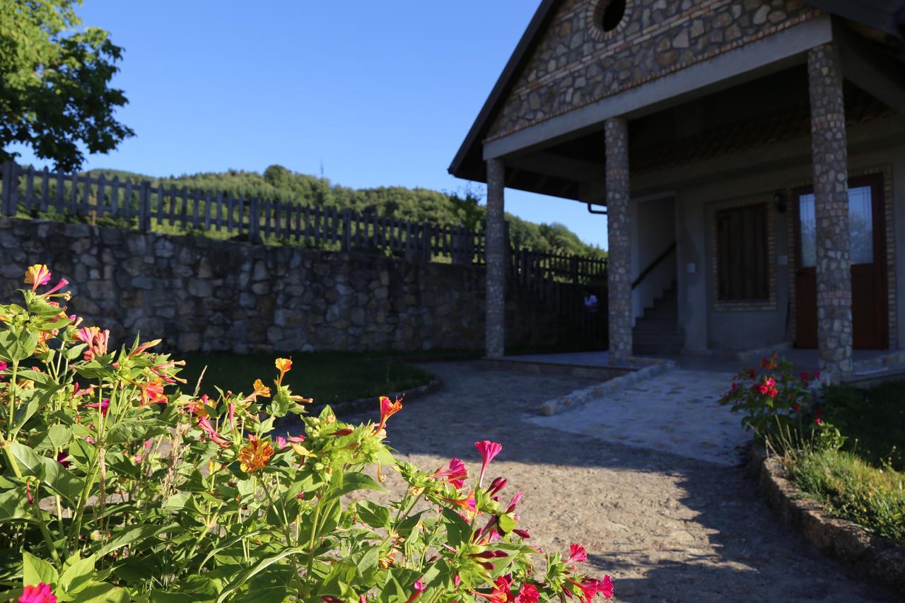 Agriturismo Pirara Sant'Angelo  Εξωτερικό φωτογραφία